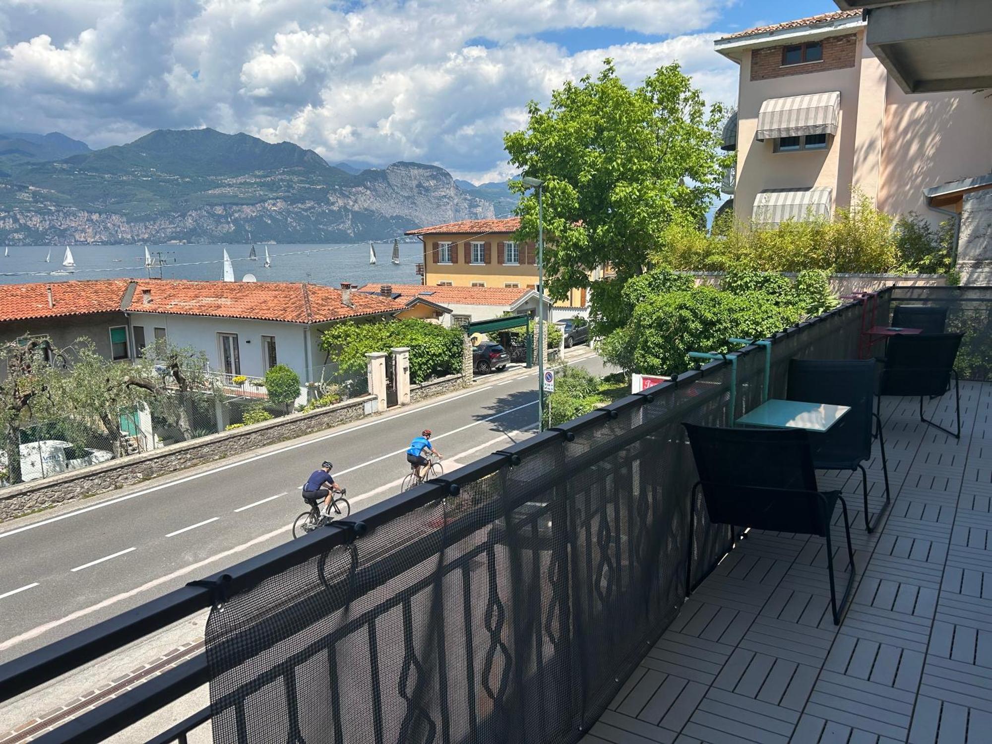 Lake View With Aircon - 5 Minutes From The Beach! Brenzone sul Garda Exterior foto